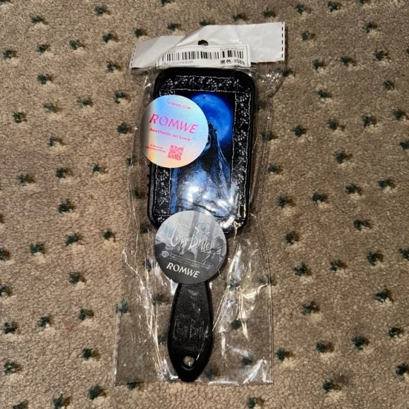 ROMWE Corpse Bride Hair Brush - Picture 7 of 8